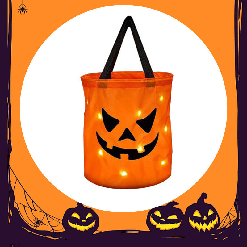đ Halloween utĂĄn se dobd el! DĂszĂtsd vele az asztalt vagy a polcot â a vidĂĄm tökforma egĂ©sz Ćsszel derƱs hangulatot hoz otthonodba! đ