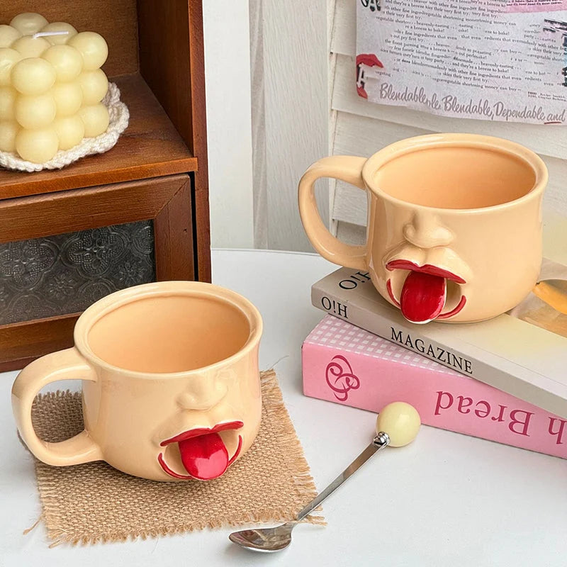 Zabaven keramični lonček z jezičkom | FUNMUG