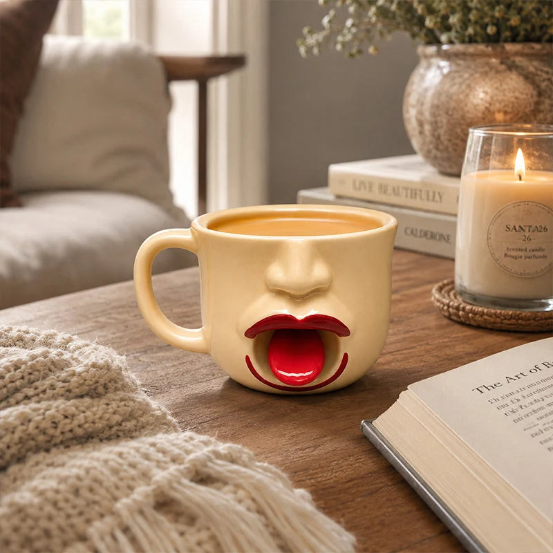 Zabaven keramični lonček z jezičkom | FUNMUG