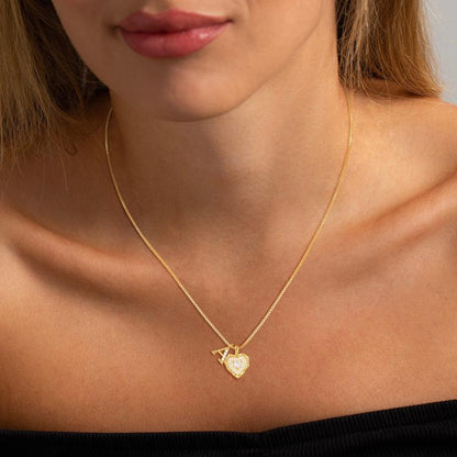 ❤️ Szív alakú betűs, mikropave nyaklánc – Elegáns, csillogó, egyedi betűvel