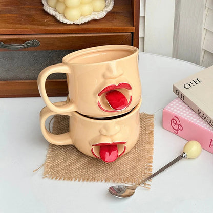 Zabaven keramični lonček z jezičkom | FUNMUG
