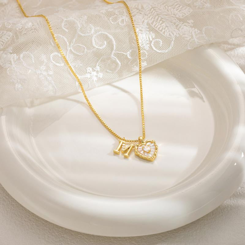 ❤️ Szív alakú betűs, mikropave nyaklánc – Elegáns, csillogó, egyedi betűvel