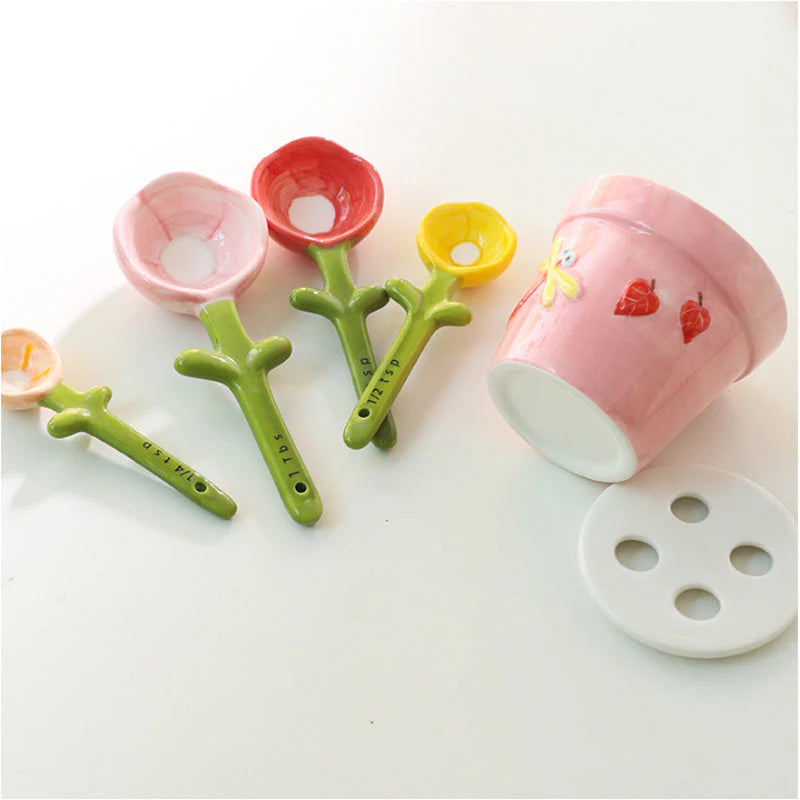 🌷🎁 Elegáns kerámia virágmintás mérőkanál készlet – Tökéletes ajándék sütés szerelmeseinek