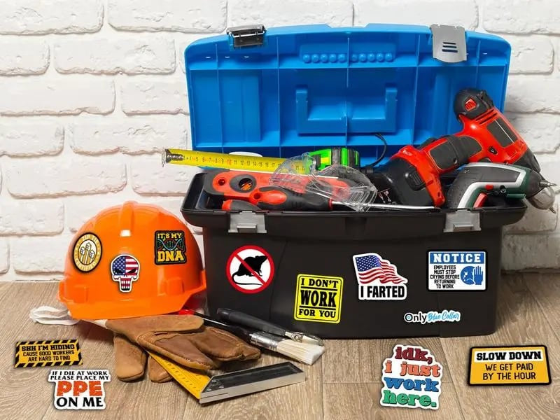 🤣 150 darab vicces matrica – a tökéletes ajándék kollégáknak, tinédzsereknek és mindenkinek, aki szeret nevetni! Told be a szerszámosládába vagy a védősisakra! 🎁
