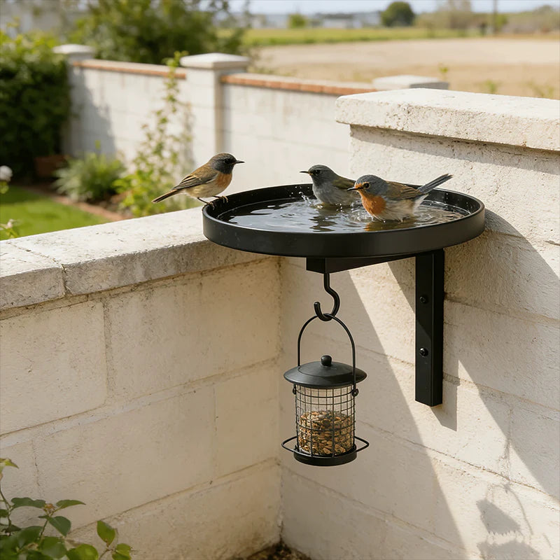 💧 Sekély, sima felületű medence – könnyen öblíthető és újratölthető! Tiszta víz, egészséges madarak, gyönyörű kert! 🌸